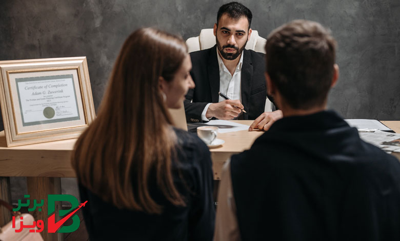 گوش‌شنوا داشتن یک وکیل مهاجرت