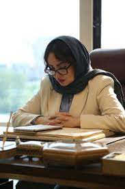 4) بهترین وکیل مهاجرت به اسپانیا : الهام قاسمی